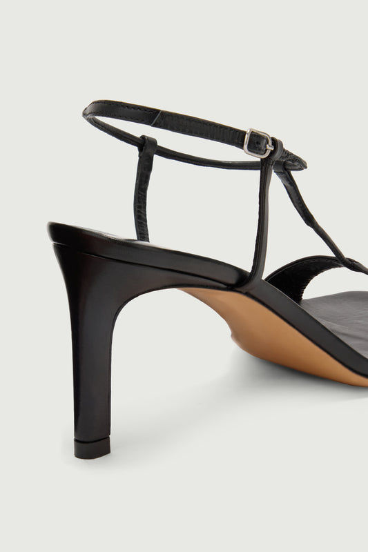 Sandalias Cecilie - Negro Cuero con Tacón - Soeur