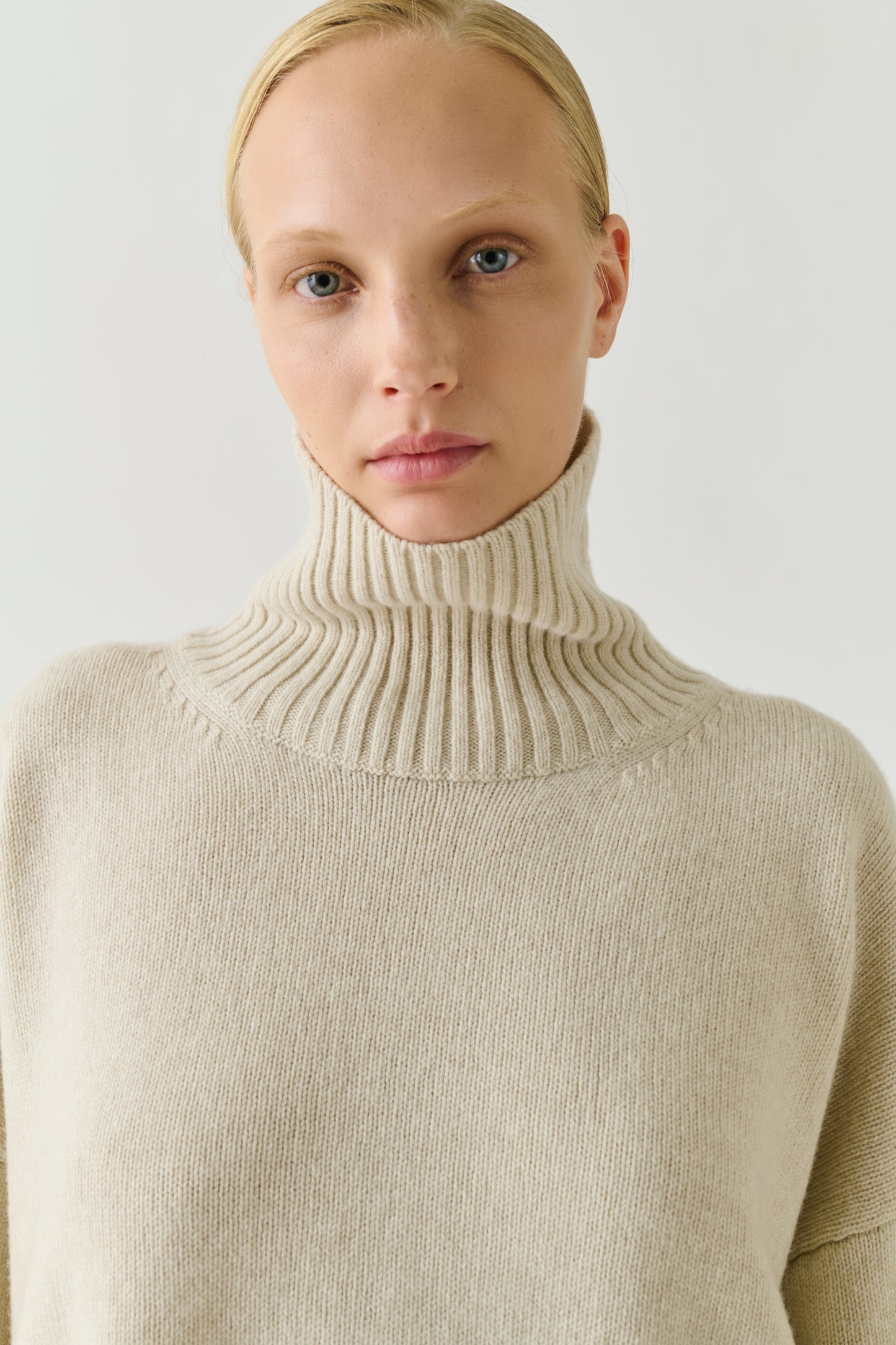 Jersey William - Crudo Jaspeado Lana Merino Cuello Alto - Soeur